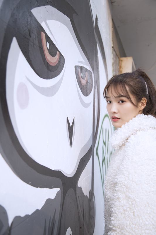 清新女神沈瑶写真曝光 俏皮可爱甜笑暖心