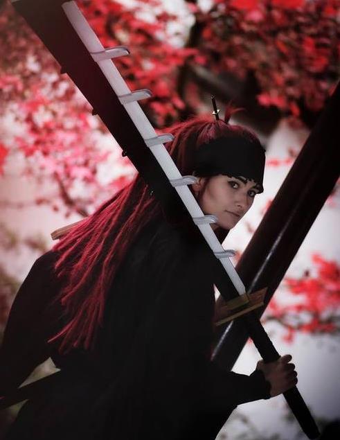 死神cos,网友:一护,你那泡沫版的大菜刀,能拿来战斗吗?