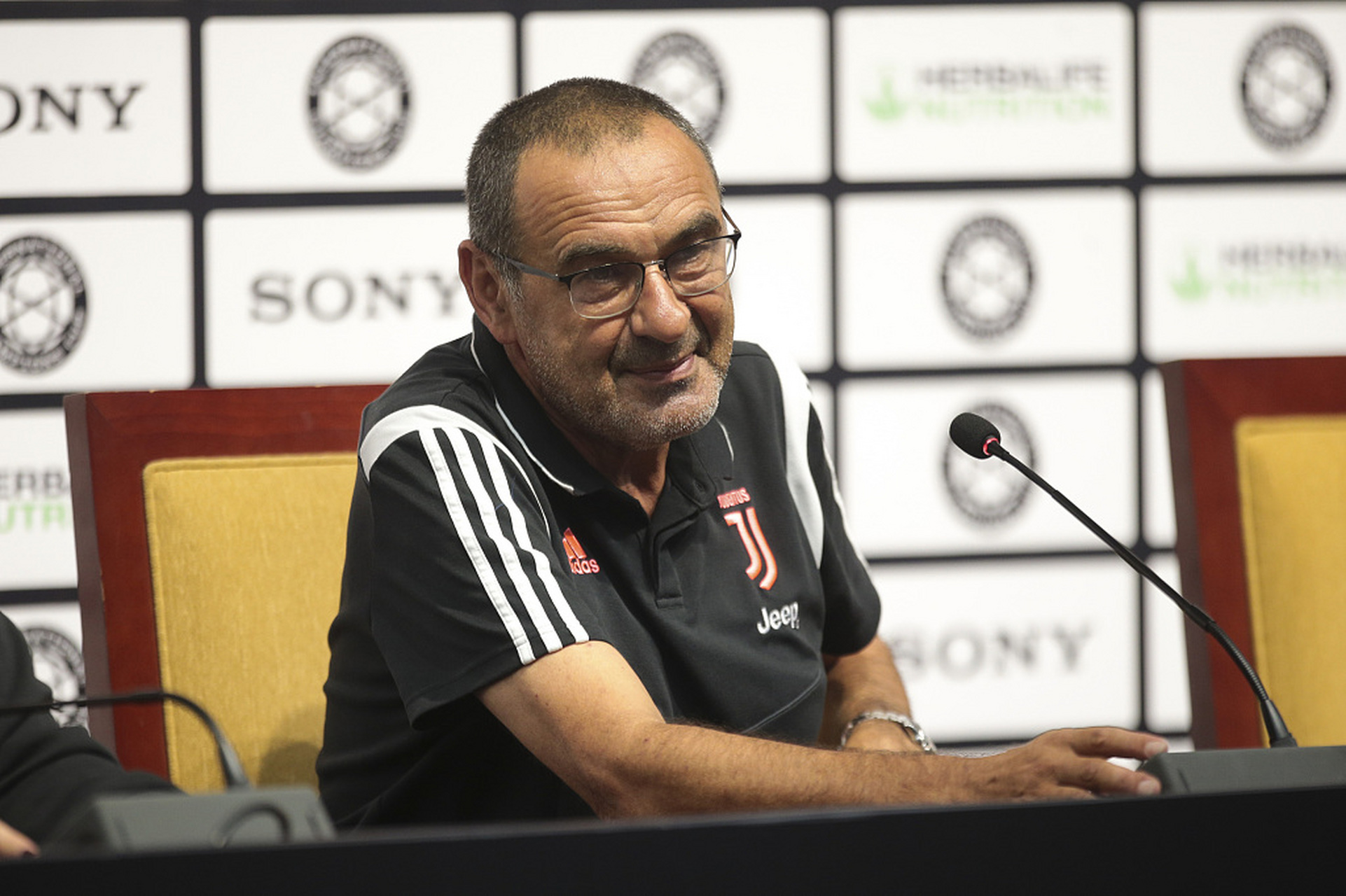 遇见美好# 萨里:尤文没有受到裁判照顾,萨基的米兰领先潮流20年.