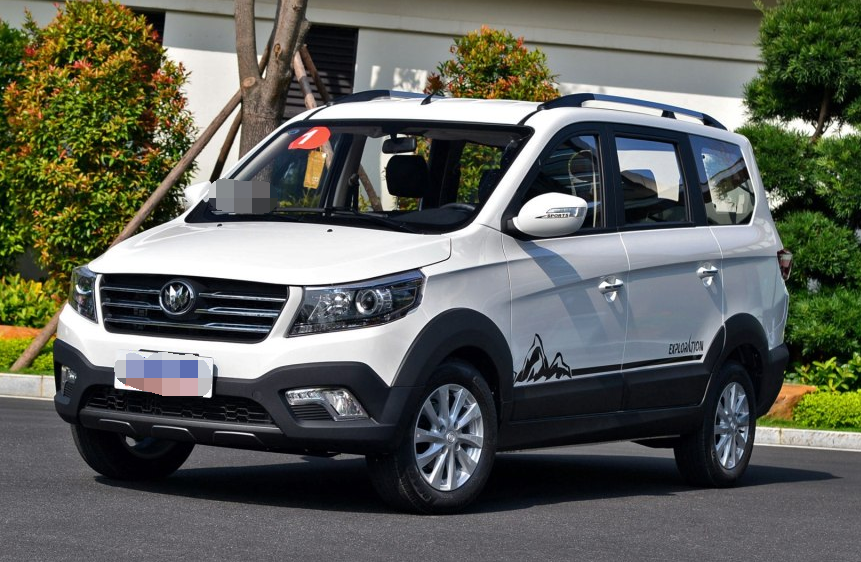 启腾v60是很不错的车型选择,拥有最新的设计理念,很时尚