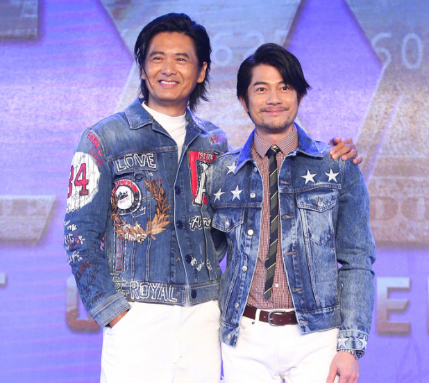 电影《无双》举行发布会,主演周润发郭富城再聚首,两人身穿"兄弟装"