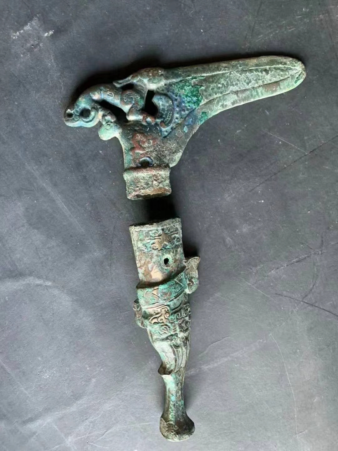 二千年前的青铜兵器一组