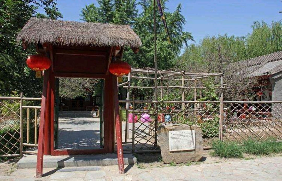 描写山居生活的安逸恬静之原创上联:茅舍竹篱别样好,邀对下联