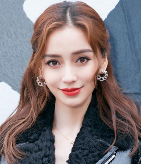 angelababy杨颖:活泼可爱的气质女星