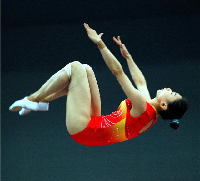 她是最美蹦床女神,却被1米58男友无情抛弃,如今30岁依然无人娶