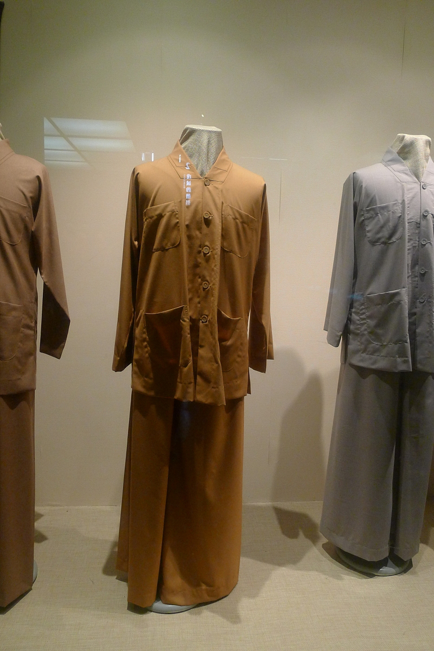 百衲衣在佛教文化中具有深远的意义,不仅是僧人简朴生活的象征,更是