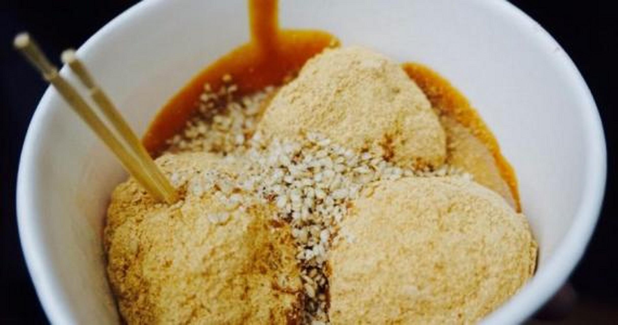 城市身边事#【城市美食】三大炮是四川地区著名的汉族特色小吃.