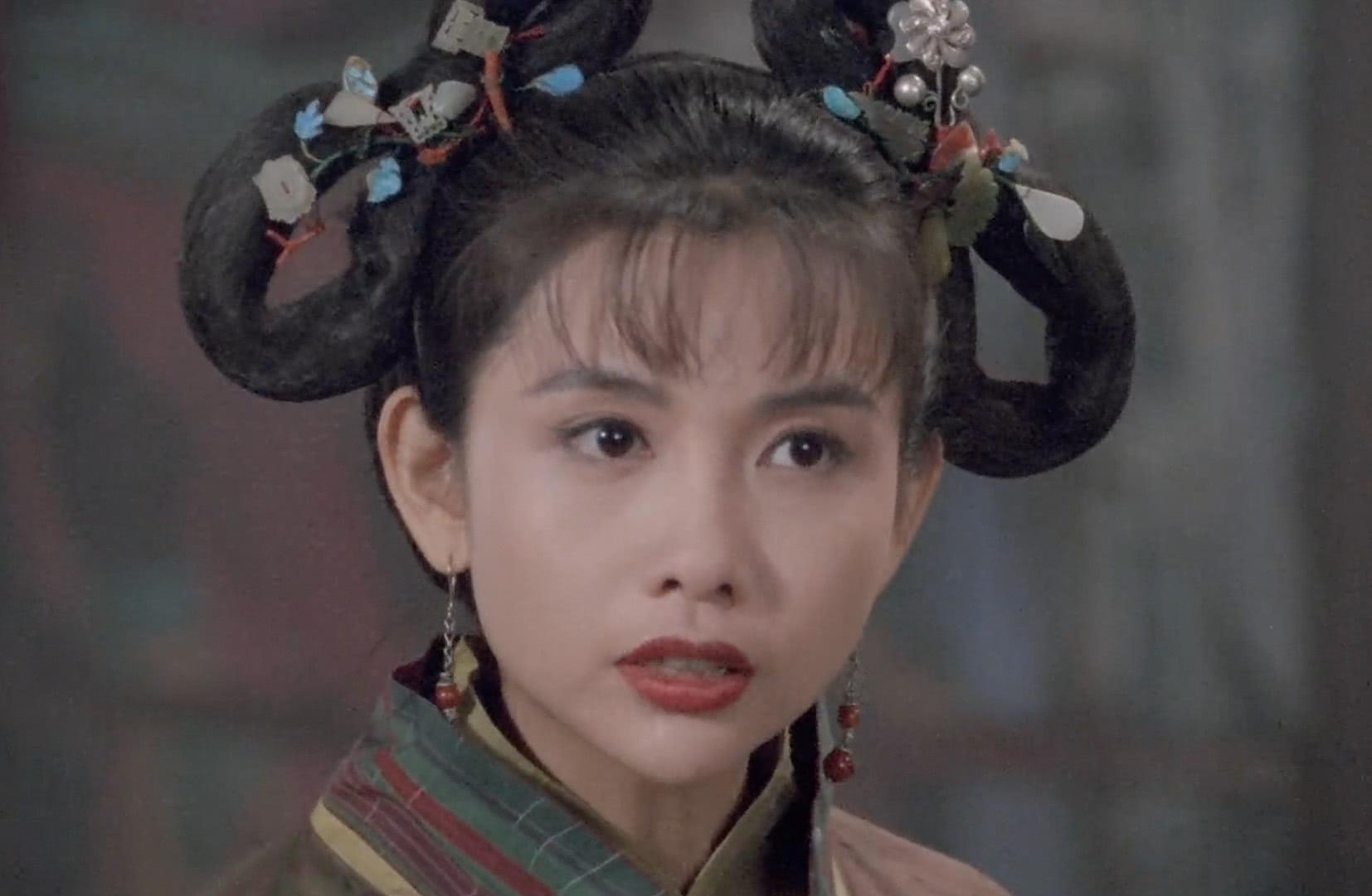 邱淑贞女儿沈月,完美复刻妈妈好气质,参加巴黎名媛舞会美得出众