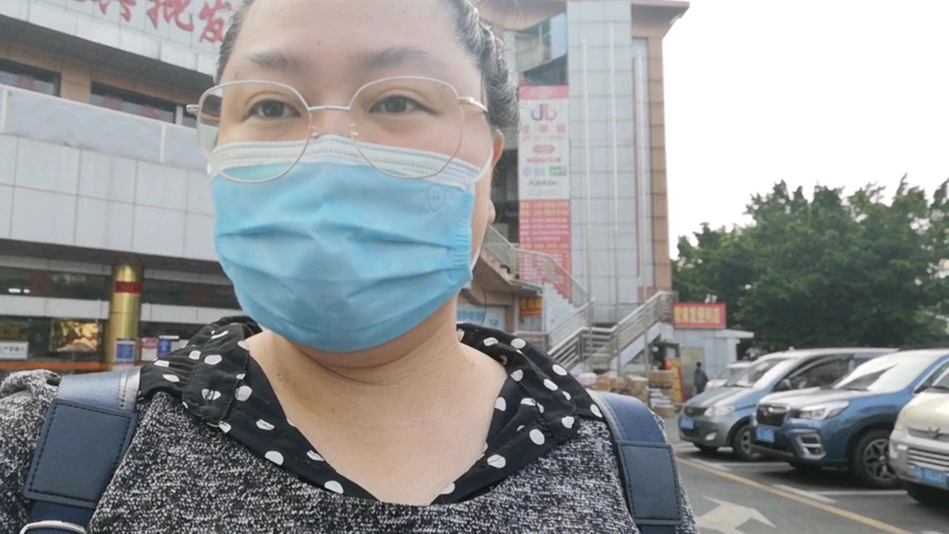 去附近的文具批发市场采购,看看都买了什么?