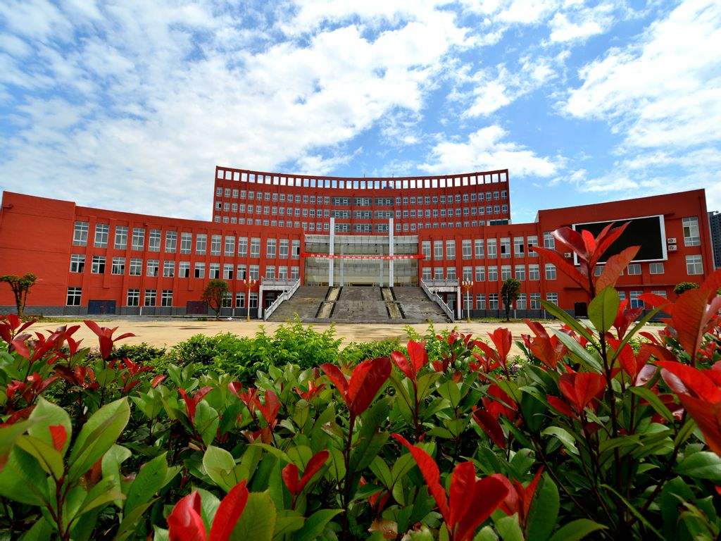 《我的刺猬女孩》开播,打卡金州高级中学,带你回到高中时代