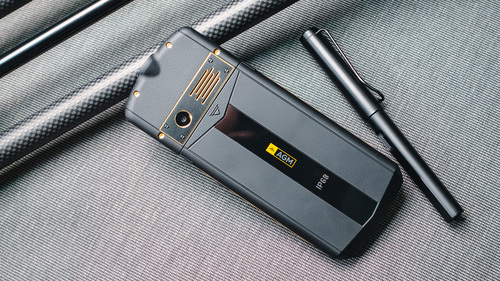 "全副武装"的关爱 三防老人机agm m5体验