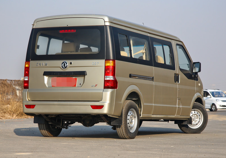 品鉴东风小康c37,内饰给人一种豪华感,并且外观设计的也很不错