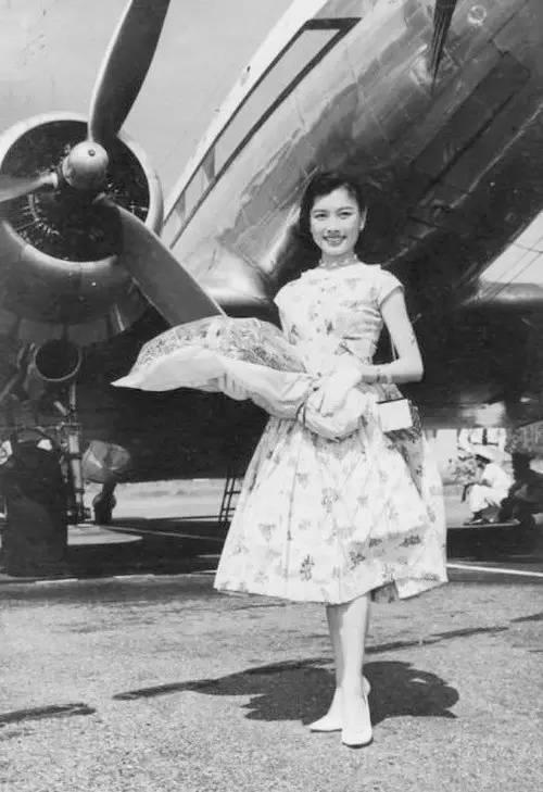 喝汤不能用嘴吹,在家要穿高跟鞋!论生活仪式感,我只服她!