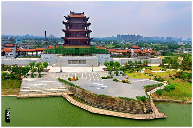 湘潭万楼临江而立,俯视滔滔湘江,两岸人民兴旺发达