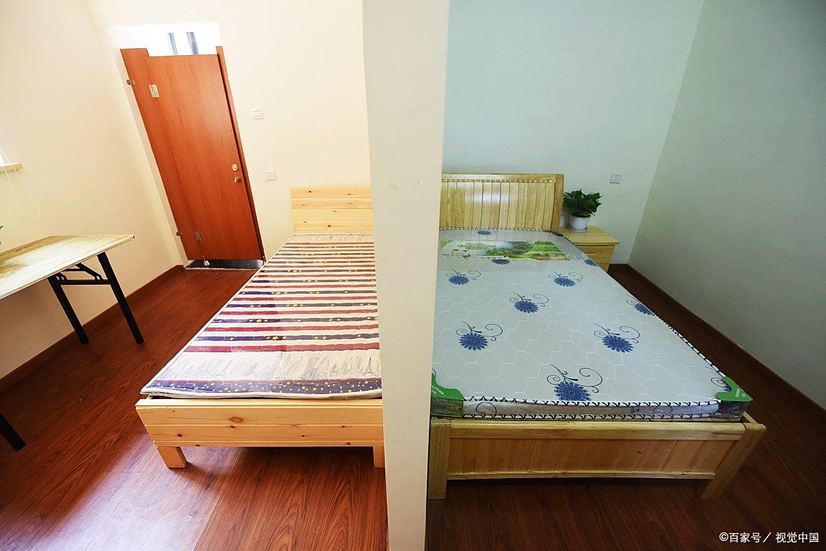 1,出租房装修,硬装部分不必花太多,能省则省,重点要放在软装上,买