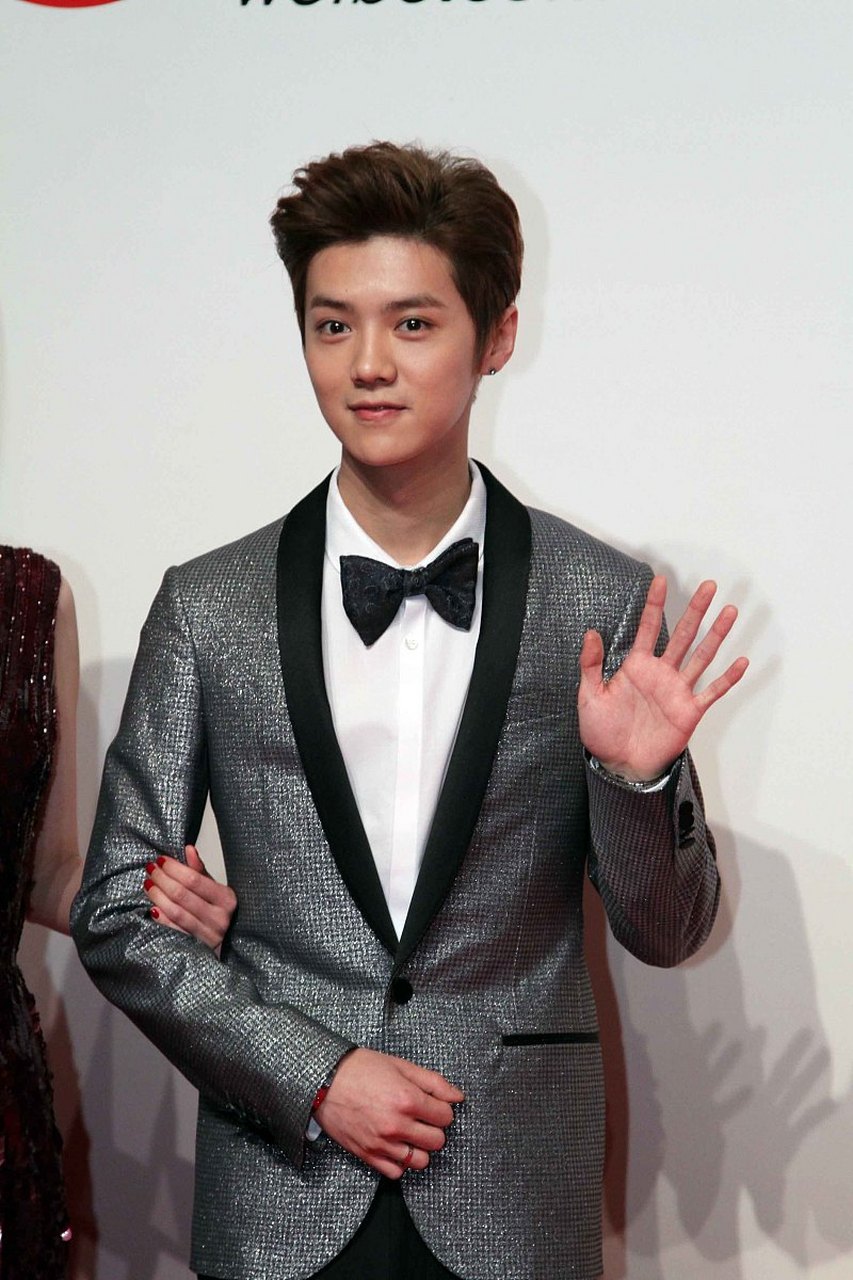 鹿晗出道多年,他的家世依然是个谜,不过根据他日常的行事作风就知道他