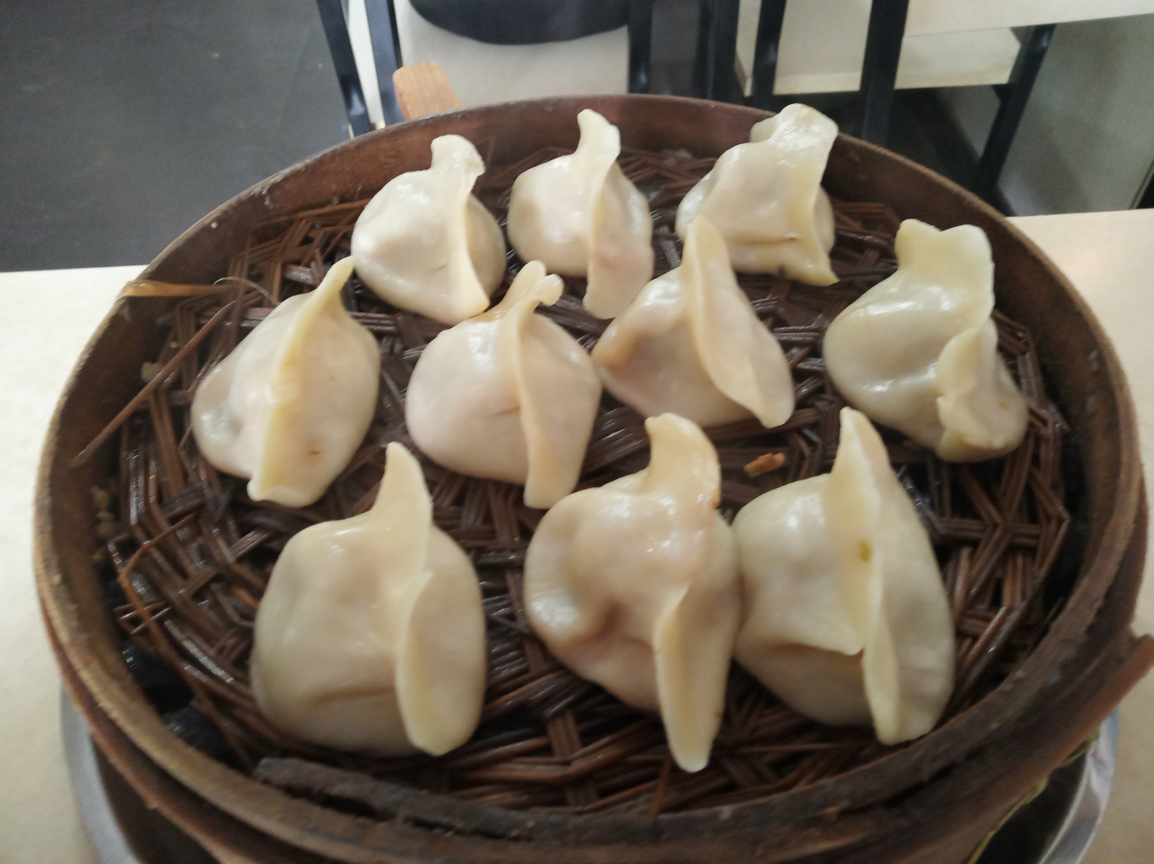 和天津"狗不理"齐名的保定"白运章"包子,味道的确不错!