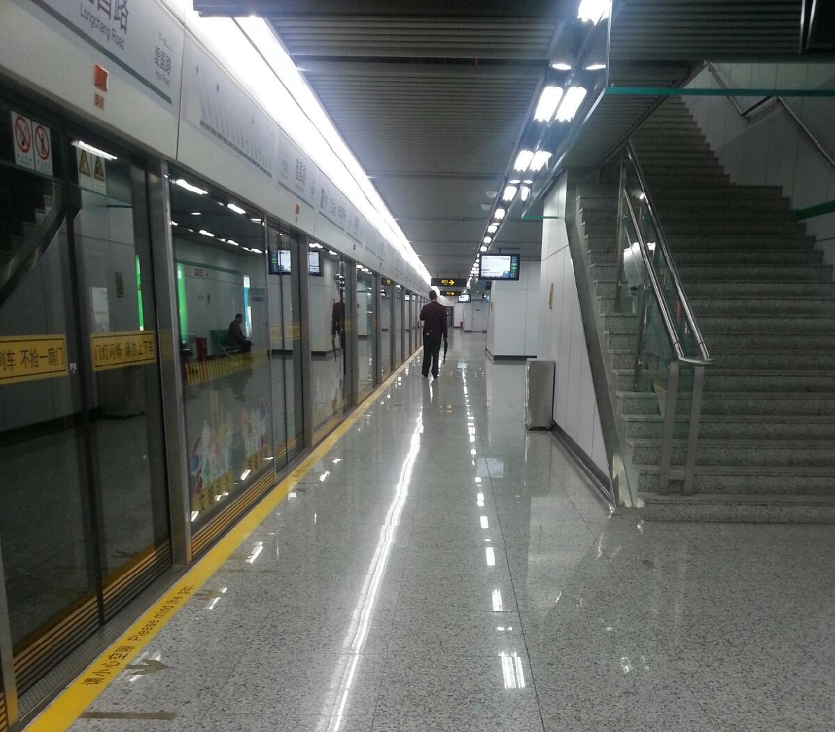 解析上海地铁8号线的翔殷路站:不连通的地下车站,似乎也无不妥