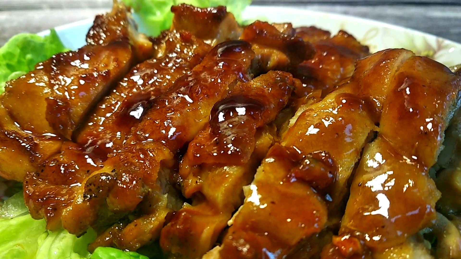 10块钱买2个大鸡腿，在家做照烧鸡腿，肉嫩多汁，学会宴客倍有面