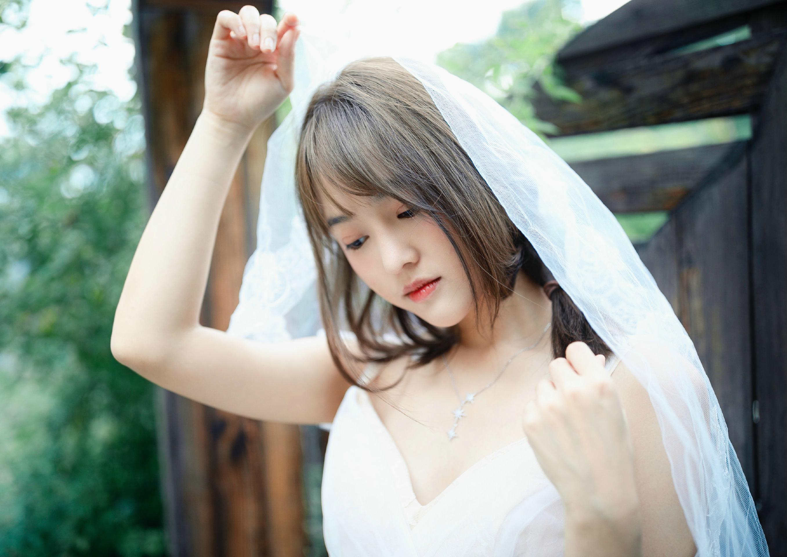 艺术摄影:甜美爱笑的女孩 幸运女神怎会不眷顾你!