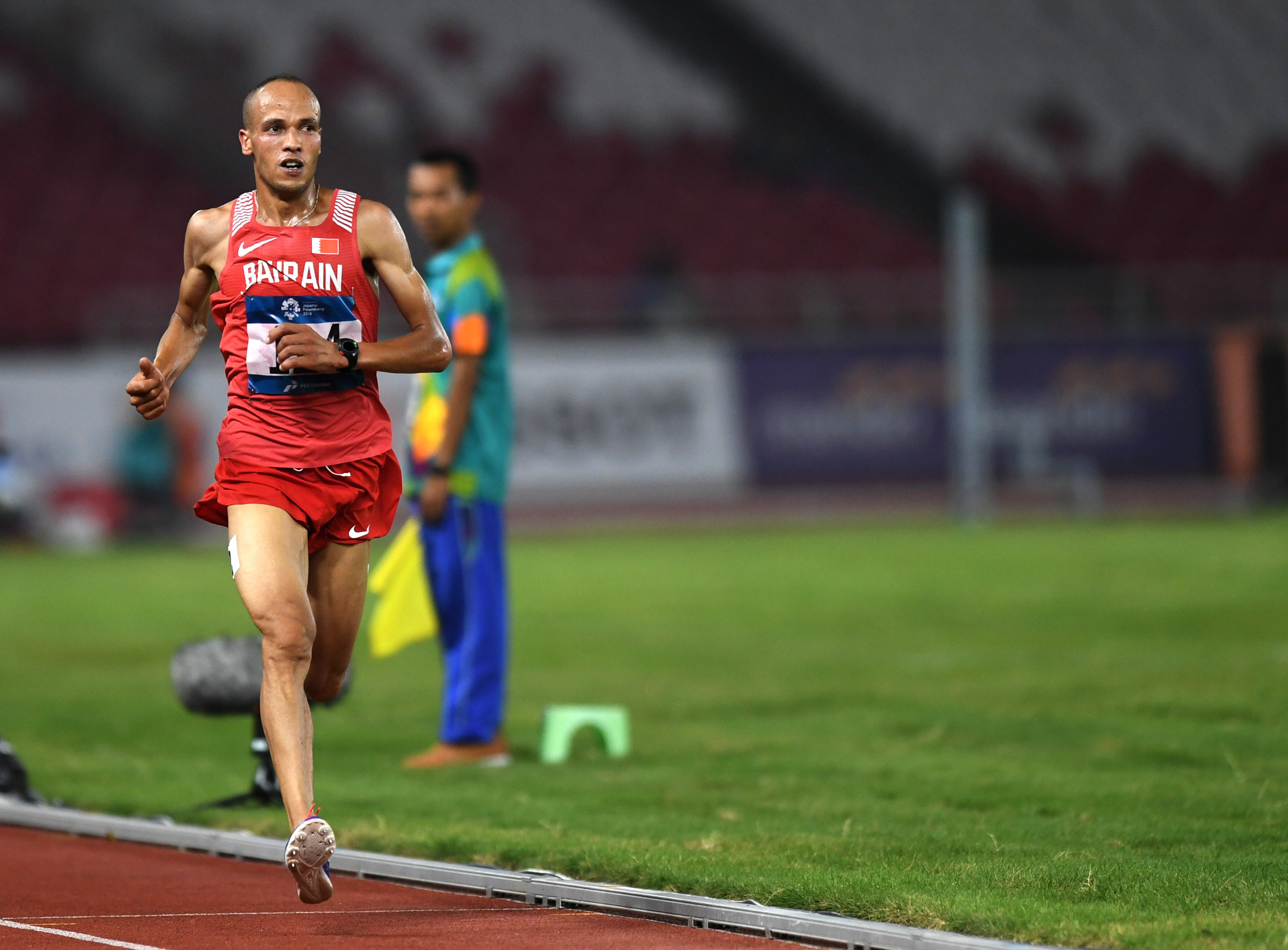 田径——男子10000米决赛赛况(11)