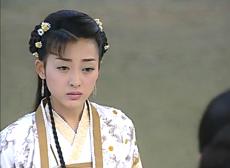 忘记一半刘海的古装女子,漪云清纯,十公主娇俏,莘瑶琴优雅动人