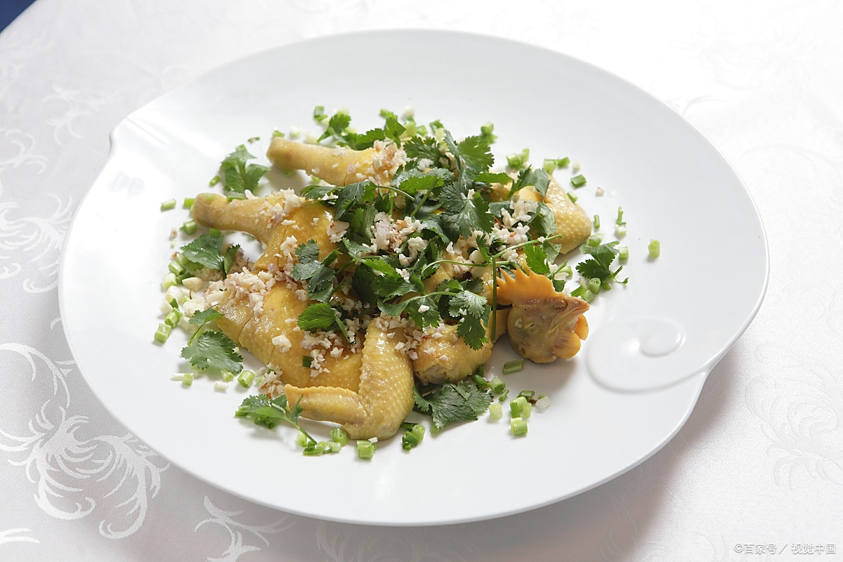 鸡肉中含有多少卡路里：鸡胸肉、大腿、翅膀等