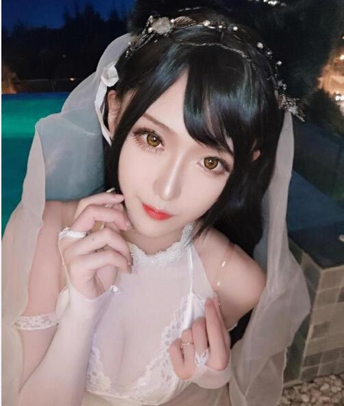 腐团儿晒cos照,看到衣服的透明度,观众:灯光能再猛烈一些吗?