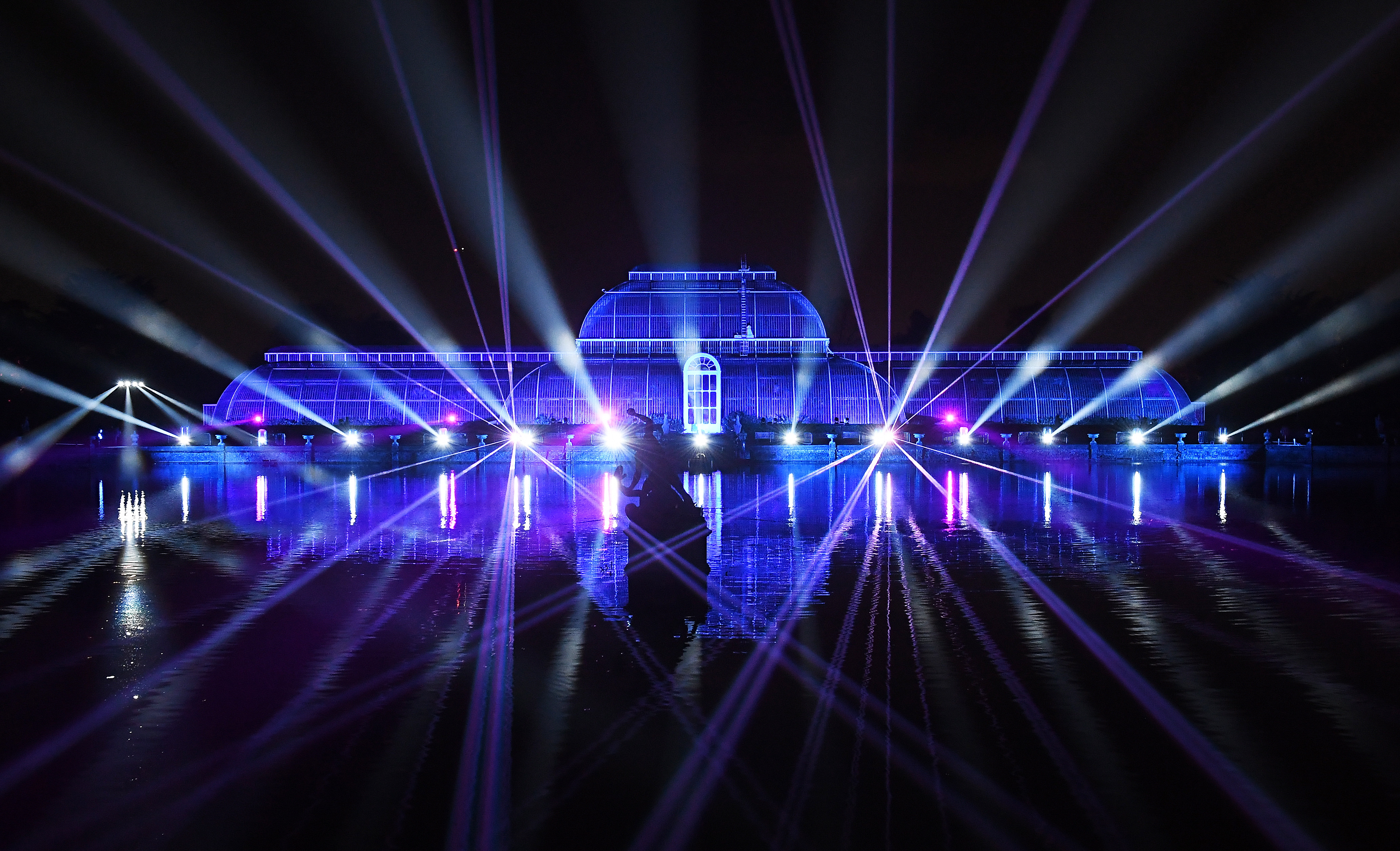 伦敦:彩灯迎圣诞