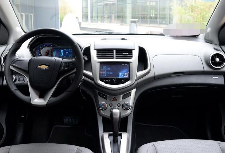 上汽通用雪佛兰爱唯欧中控台是人们最为注意的地方了,而这台车的中控