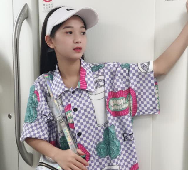 抖音网红熊19岁就是大老板了,在上海买房,网友:心机太深!