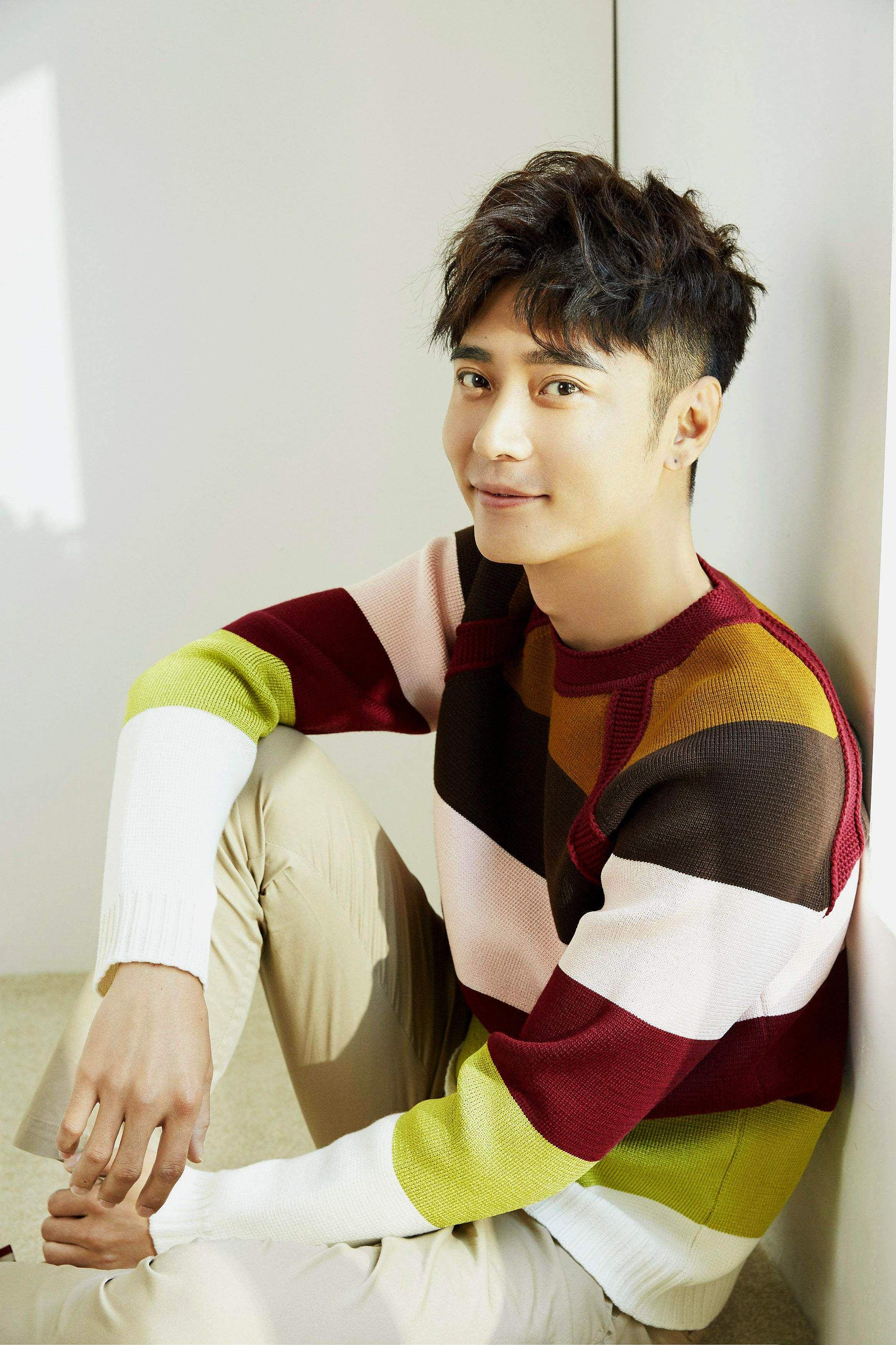 男神张丹峰一组高清壁纸组图,网友:容貌和外形俱佳