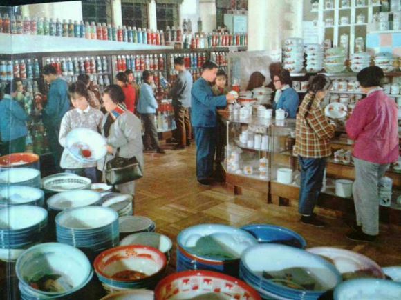 70年代上海的购物中心,搪瓷脸盆石英表