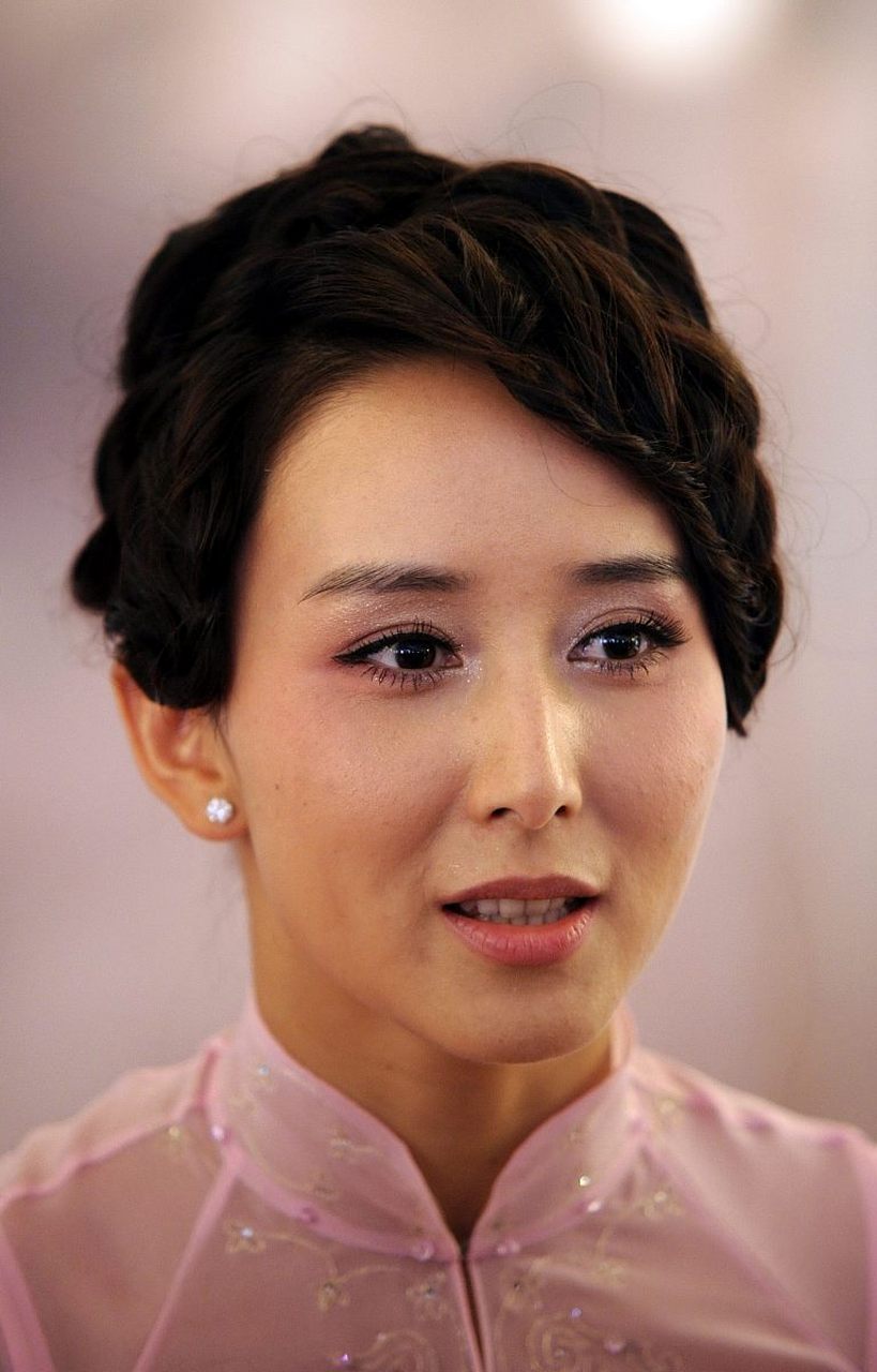 胡静结婚15周年纪念日,晒与老公亲密合照,甜蜜程度爆表!