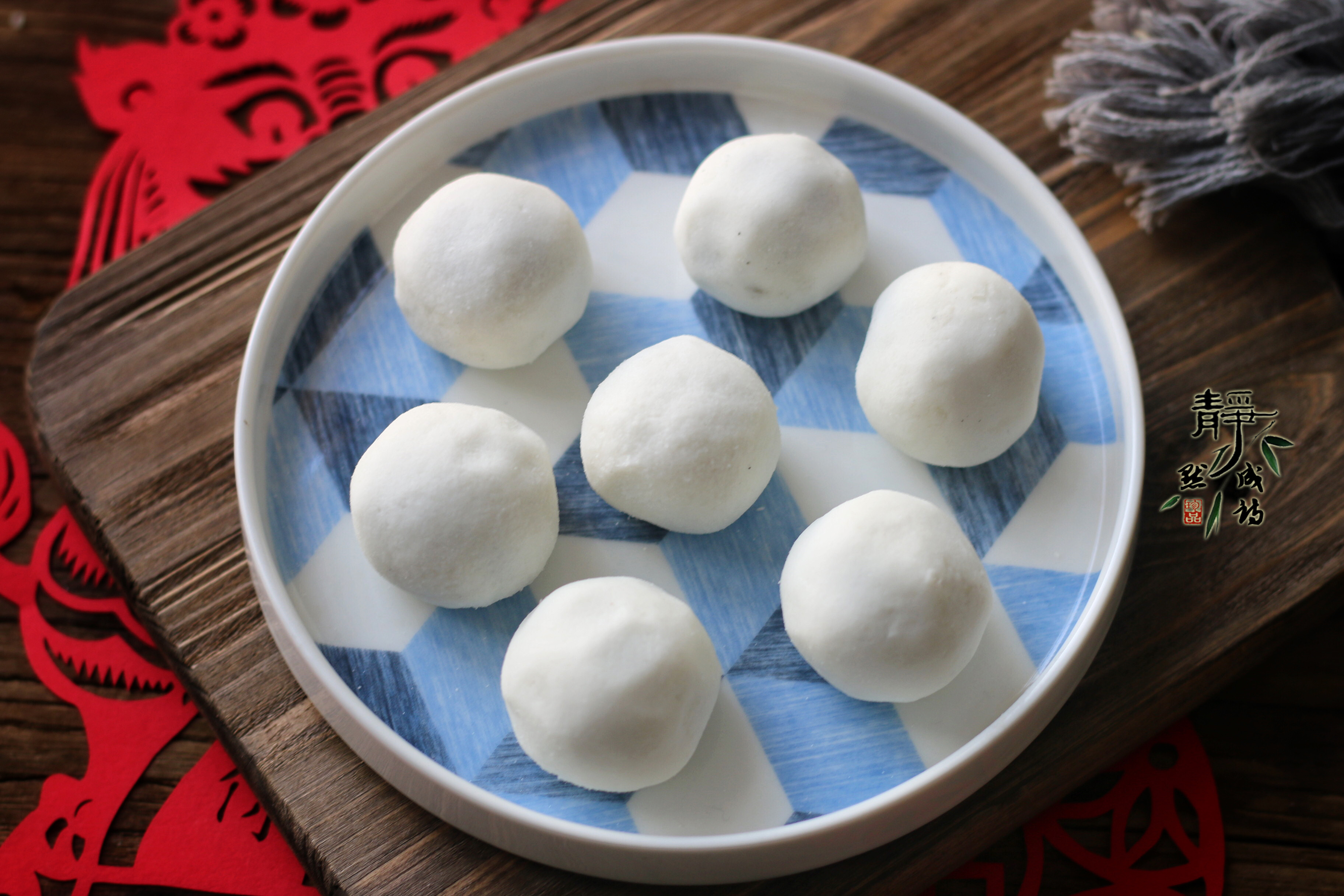 教你自制黑芝麻汤圆,馅料制作及和面方法都有详细介绍,别错过