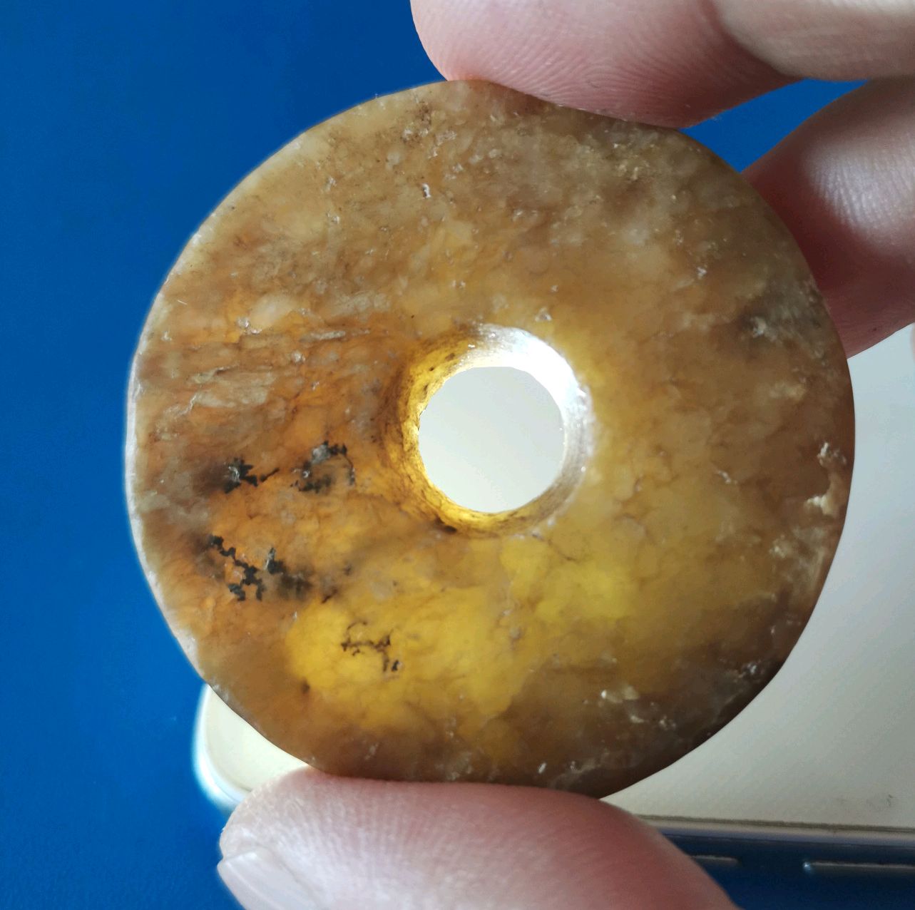 齐家文化白玉小系璧