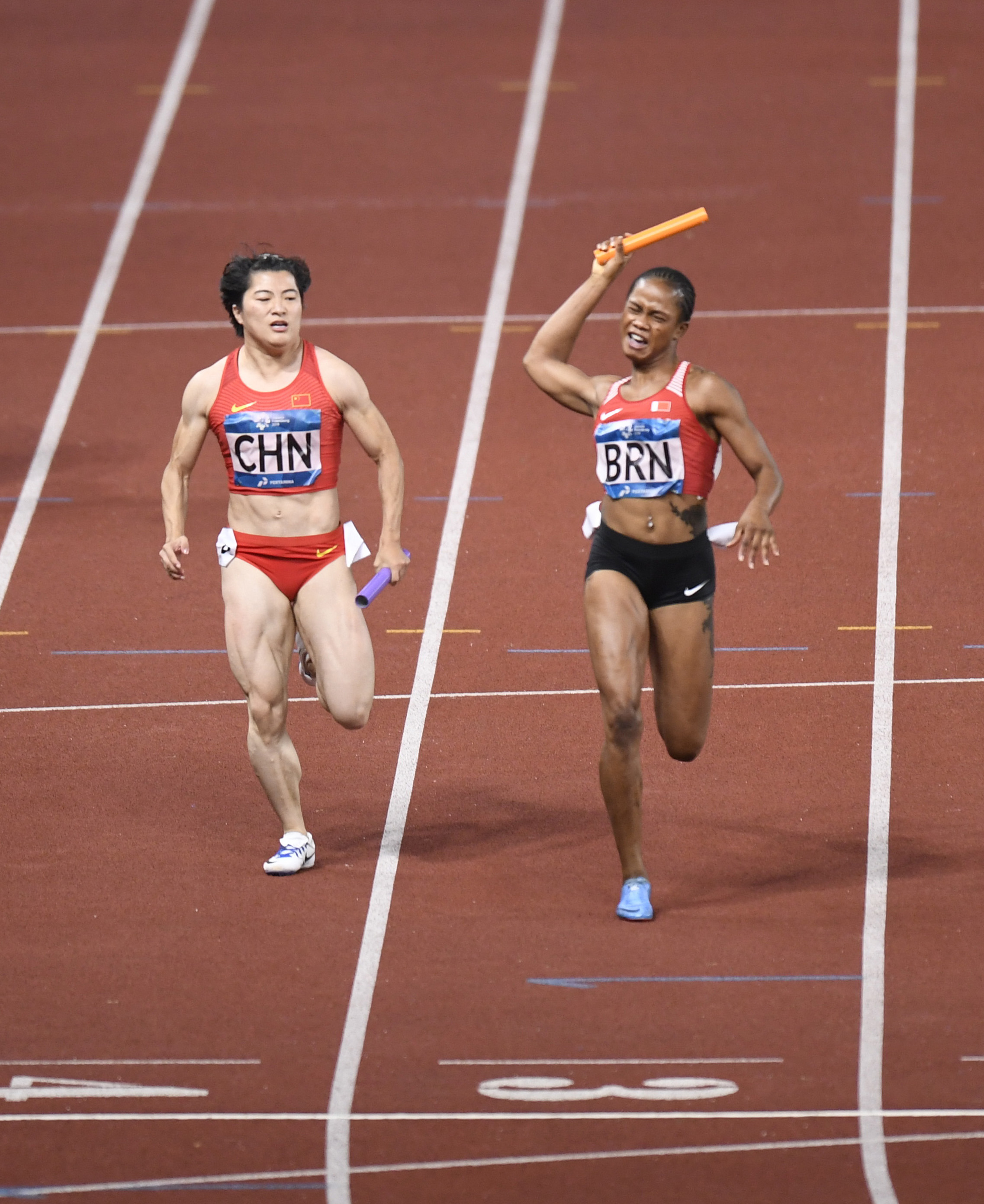 田径——女子4x100米接力决赛赛况(18)
