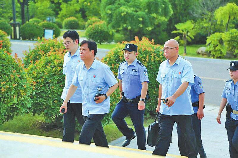 法官杨兴龙:把"纸判决"变成"铁判决"