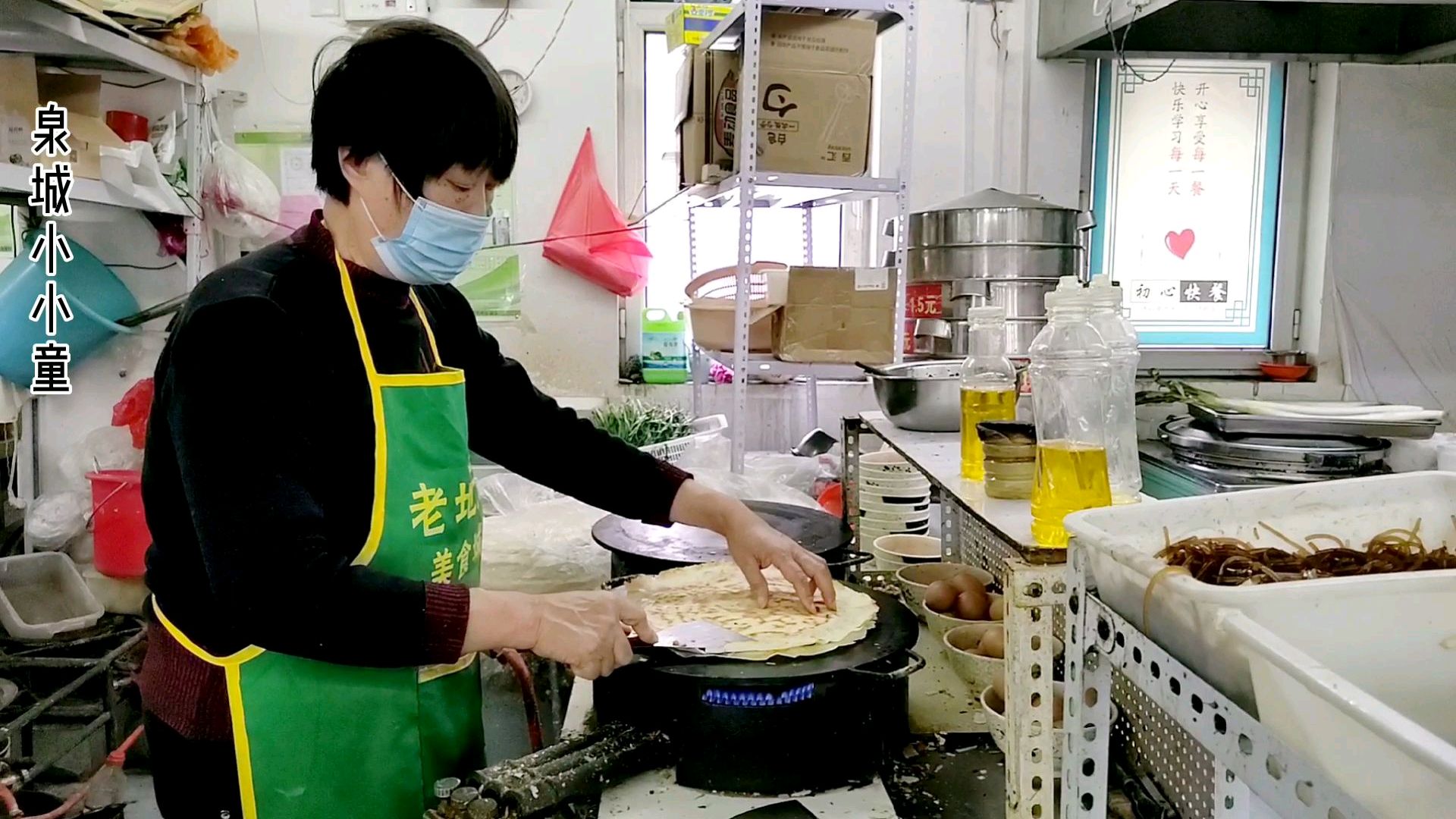 农村大姨做山东名吃滕州菜煎饼,色香味俱全,有没有触到你的味蕾