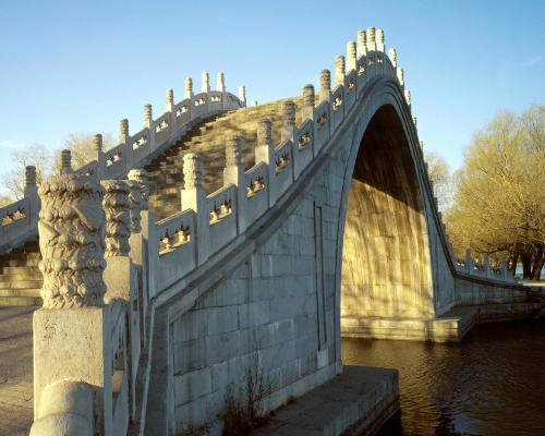 山西太原十字桥,位于山西太原市晋祠内,该桥呈十字形,如大鹏展翅,位于