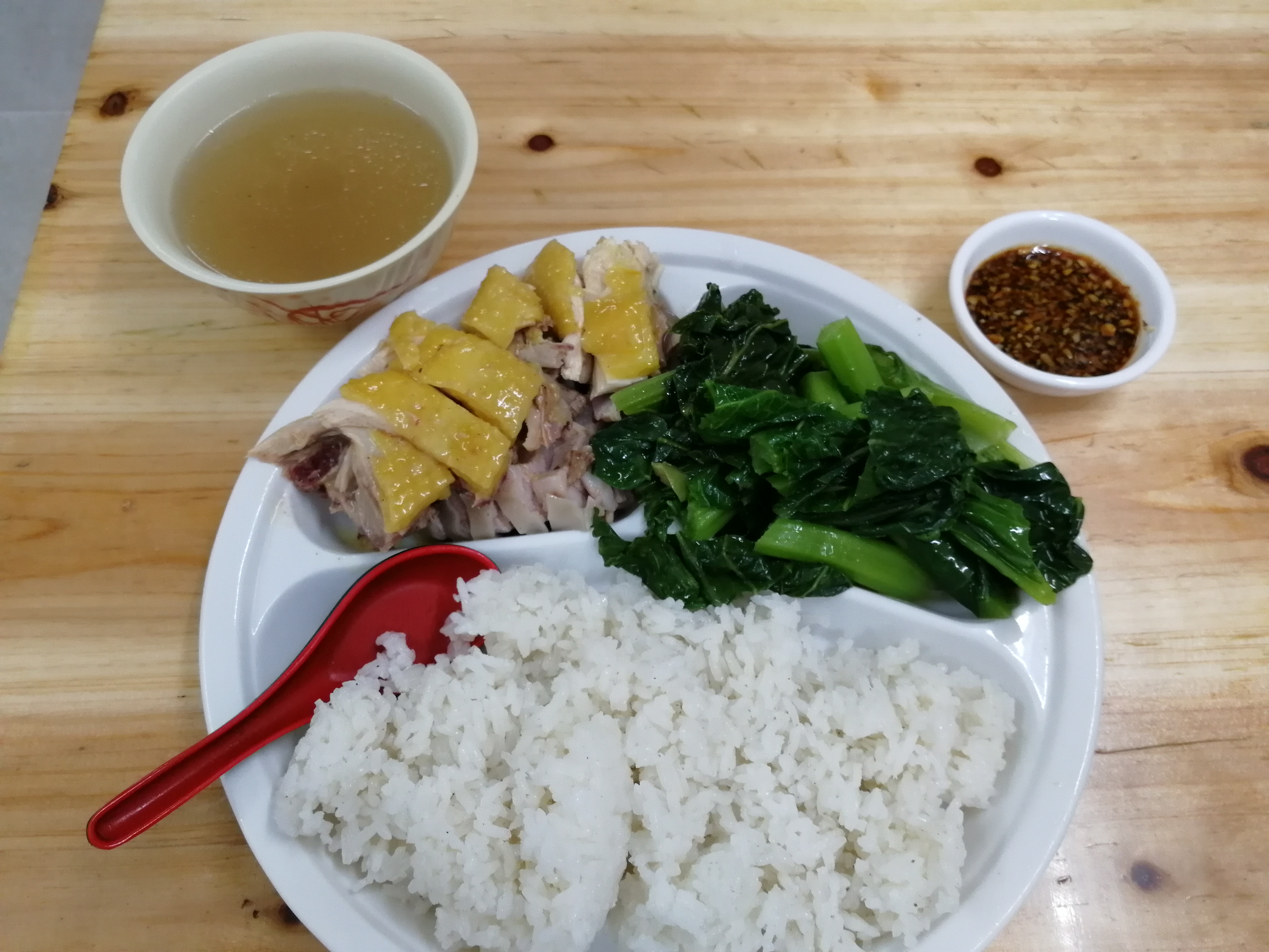 偶遇一家湛江鸭仔饭快餐店,饭很香,鸡肉和五花肉味道很正!