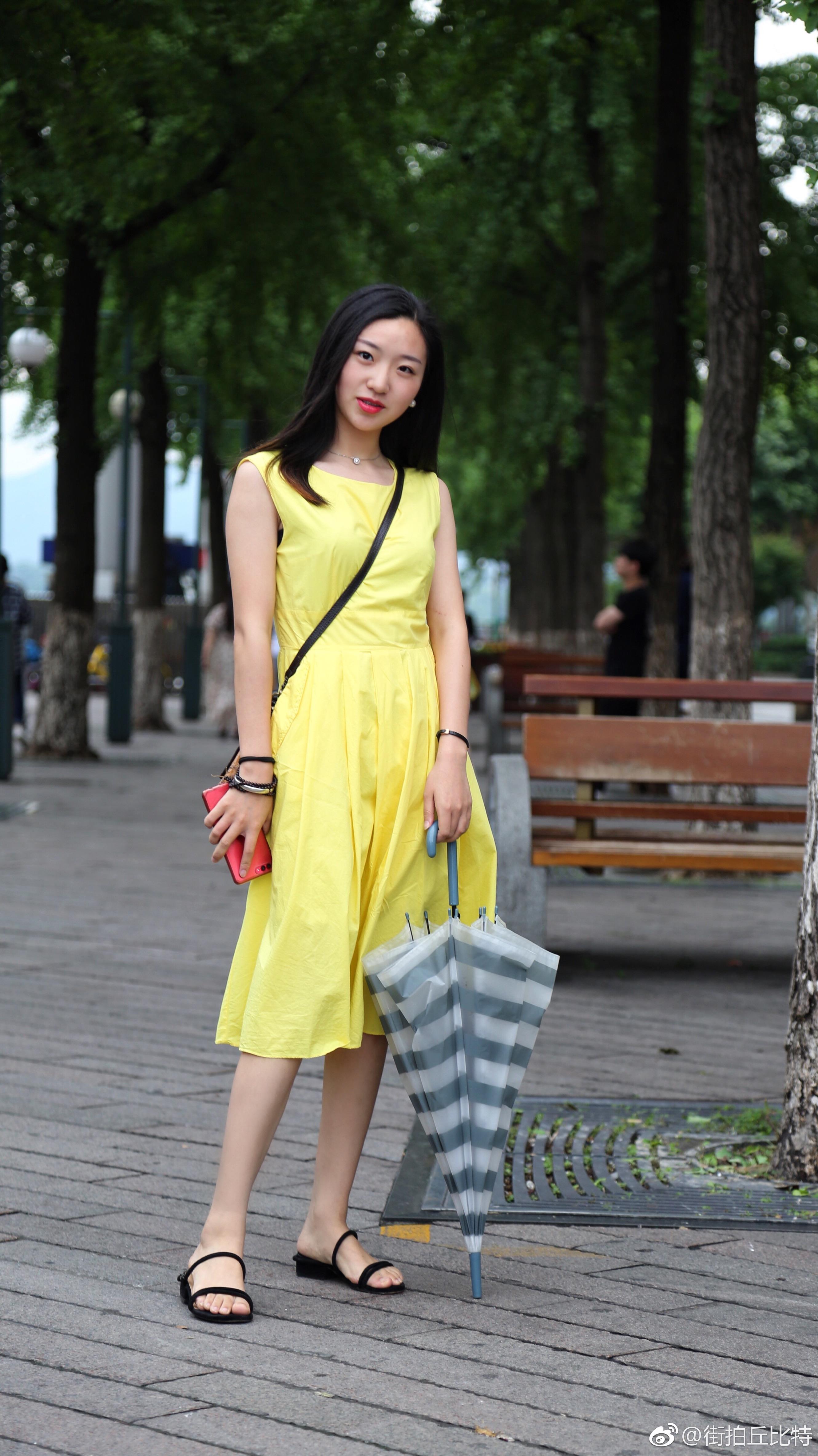 脱单街拍:好多漂亮的单身姑娘,第十个还是学霸美女