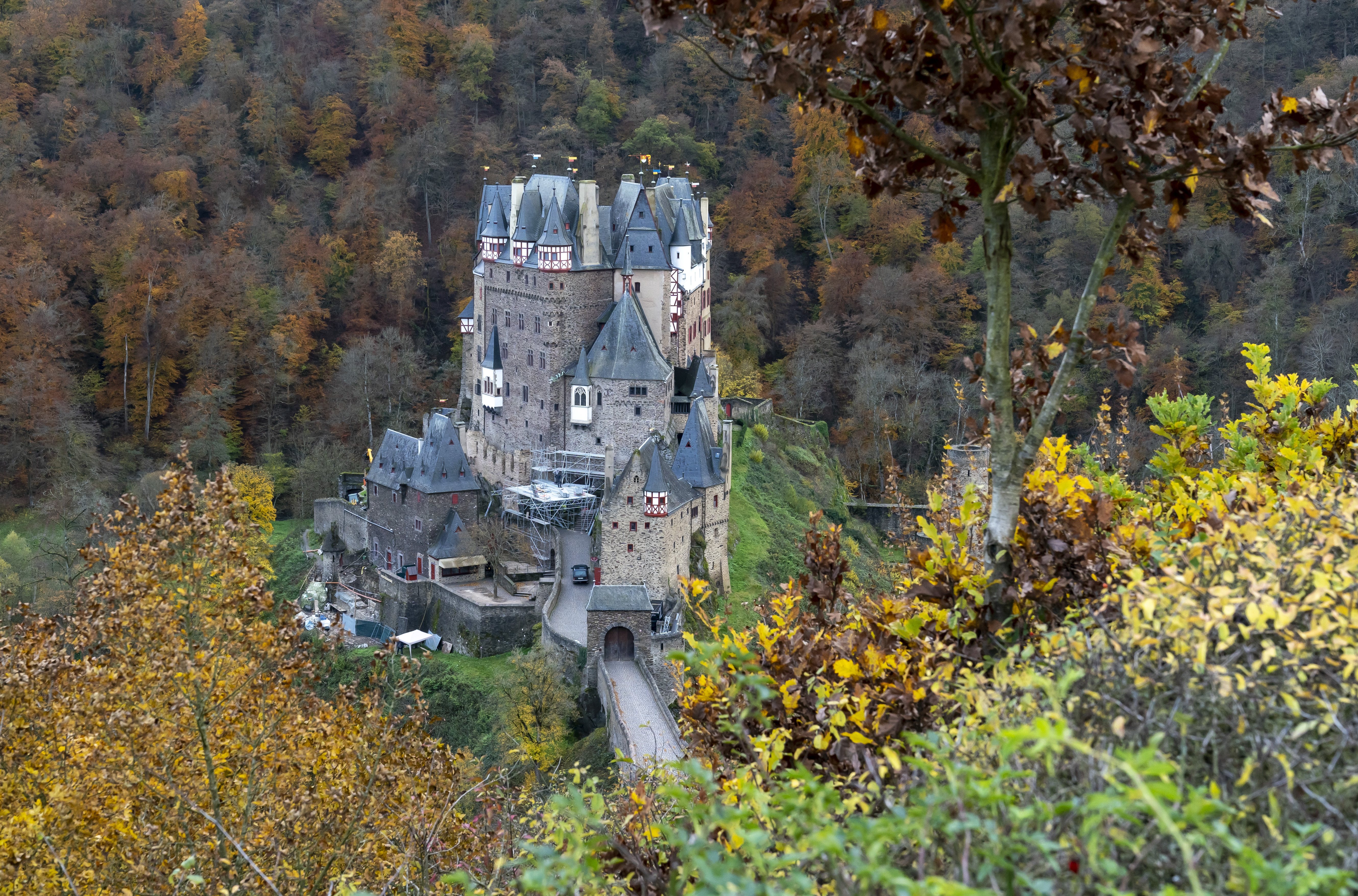 德国埃尔茨城堡秋色