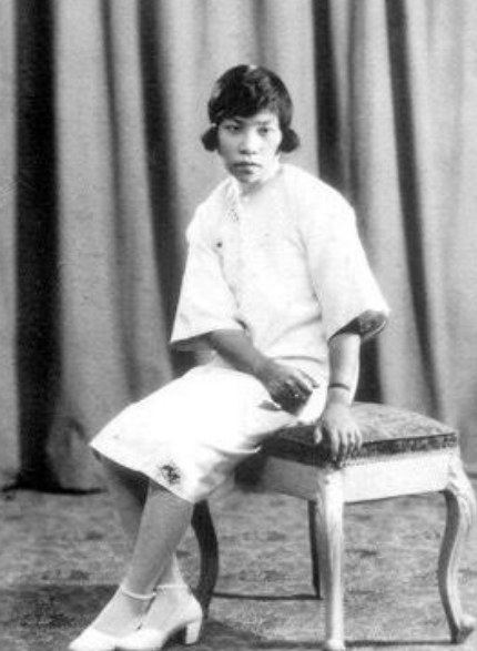 她出生时面相丑陋,母亲将她视为灾星,36岁那年,果然出了事