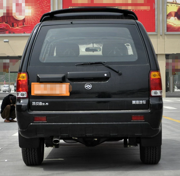 这款曙光汽车-挑战者suv,外观设计很大气,气场也非常足!