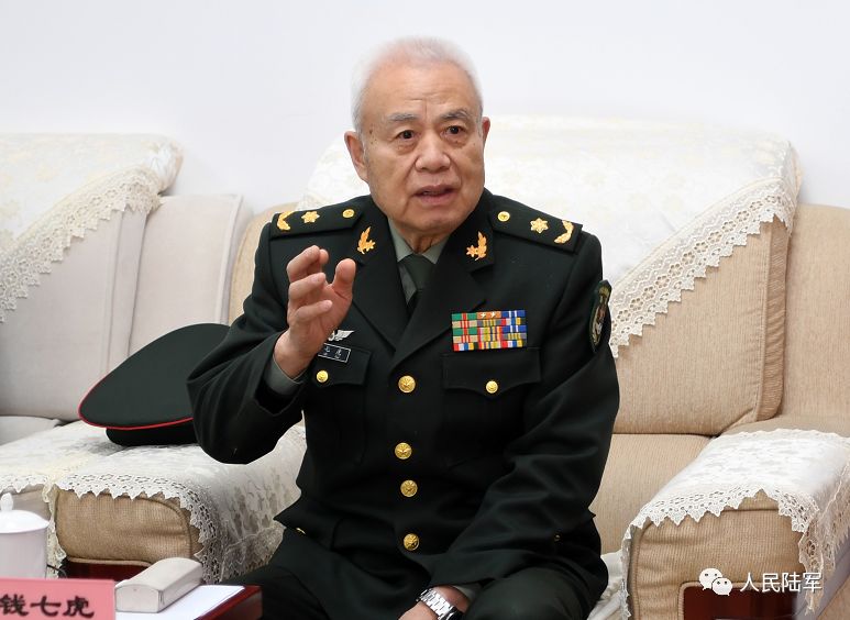 陆军司令员政委会见钱七虎