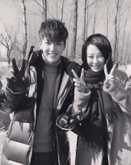 和吴亦凡合照的6大女星,刘亦菲像姐弟,最后一个像情侣