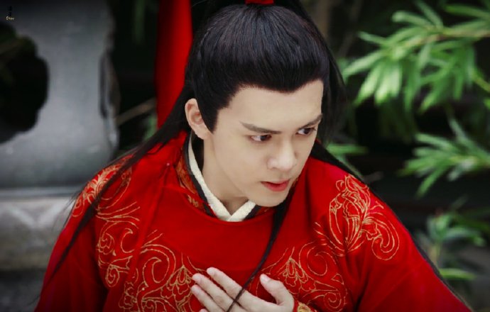 万物皆可云##曾舜晞我在香港遇见他# #曾舜晞李嘉#五月快要来了@卧谮