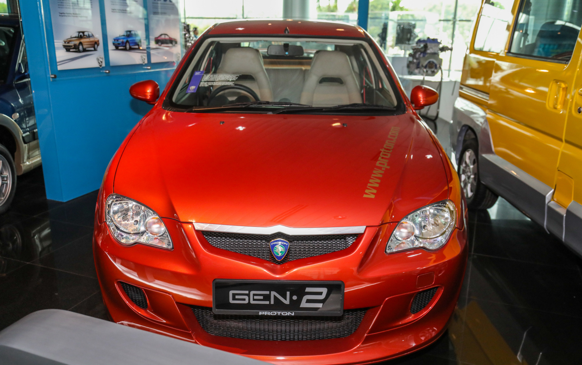 proton近期发布新厂徽,分析解读宝腾34年来的进化史