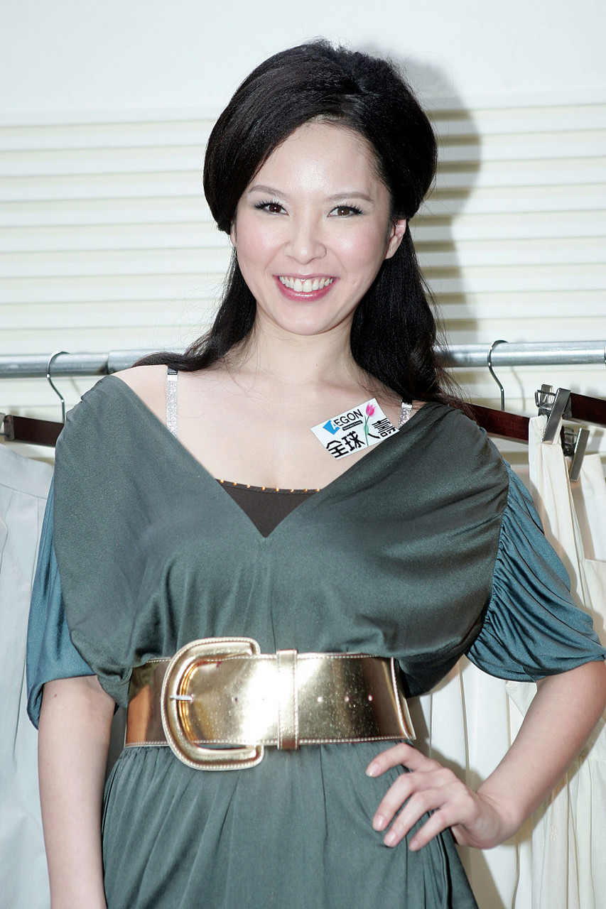 天心的身材真的是巨好,当年拍八号当铺的时候,穿着